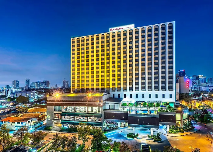 Ramada By Wyndham Chaophya Park